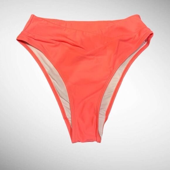 Size M Halara Crossover Bikini Bottom in Dreamy Pink - Picture 4 of 8